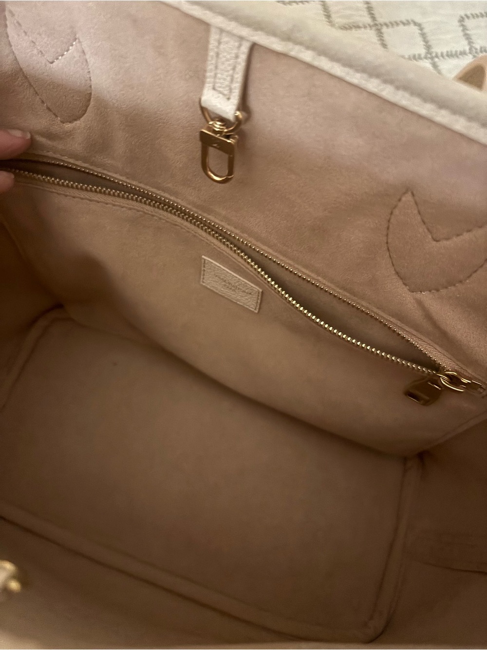 Louis Vuitton Sand Monogram Empreinte neverfull Tote with Pouch- like new - Picture 8 of 11